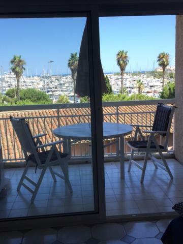 Terrasse Magnifique Vue Et Yachts Appartement *